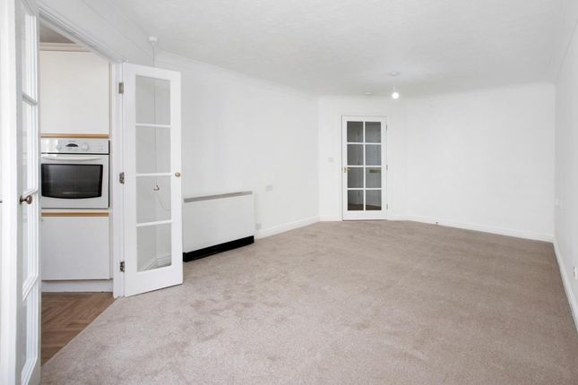 Flat 28, Royal Court Den Crescent, Teignmouth photo 4