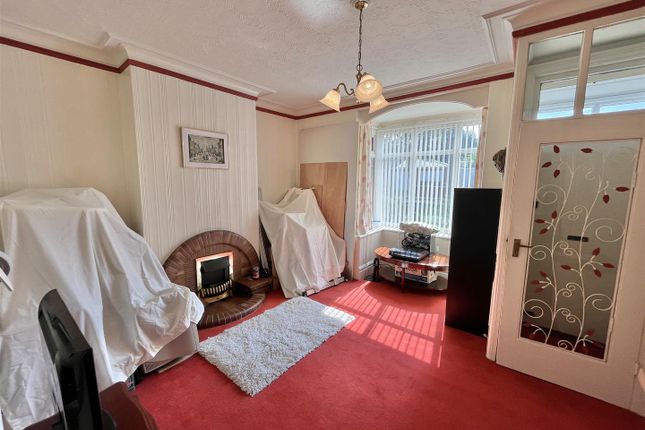 54, Wood Street, Glossop photo 3