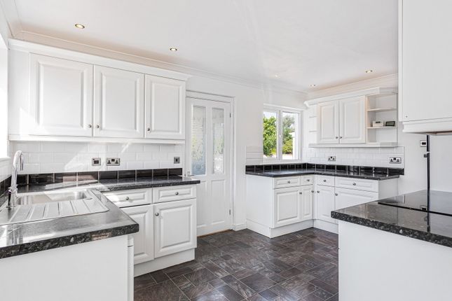 4, Elizabeth Close, Sticklepath photo 3