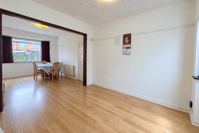 21 Eileen Avenue, Leicester photo 5