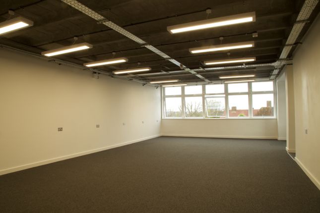 Office to let in Rear Office, First Floor, Cavendish House, 233-235 High Street, Guildford Surrey