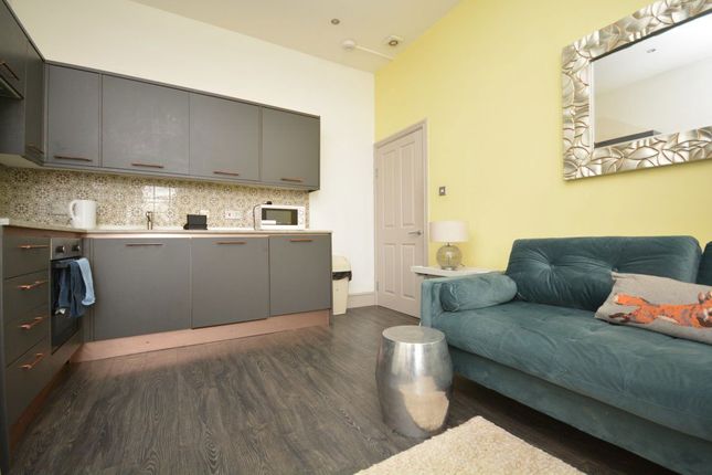 26, Encliffe Apartments, Margate photo 4