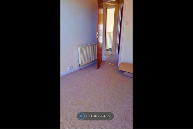 Flat, Barwick Street, Scarborough photo 3