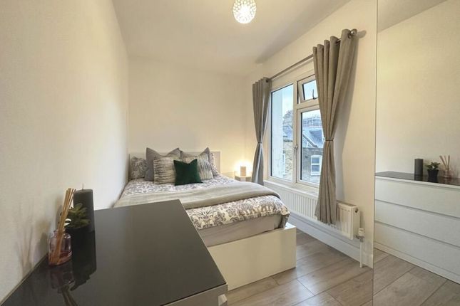 22c, Ariel Road, London photo 4