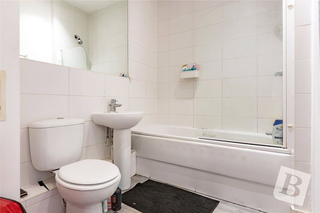Flat 6,, Frome Court, Romford photo 4