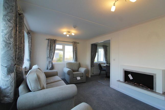 22, Arkley Park, Barnet photo 2