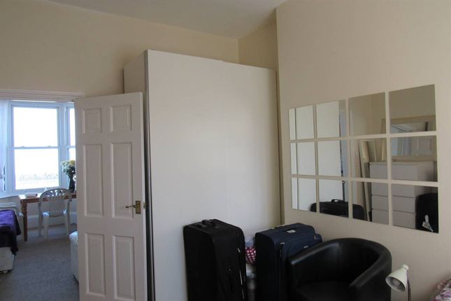 Flat 3, 90, Central Parade, Herne Bay photo 4