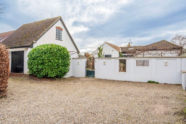 Cottage for sale in Honeycombe Road, Little Plumstead, Norwich