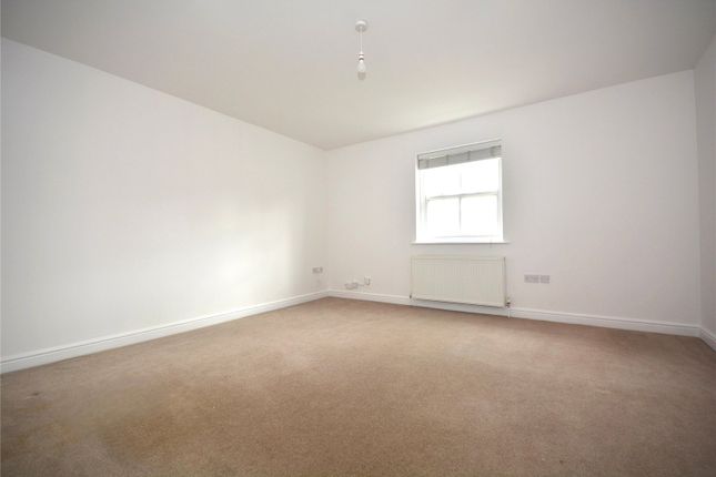 Flat 2, 152, High Street, West Yorkshire photo 3