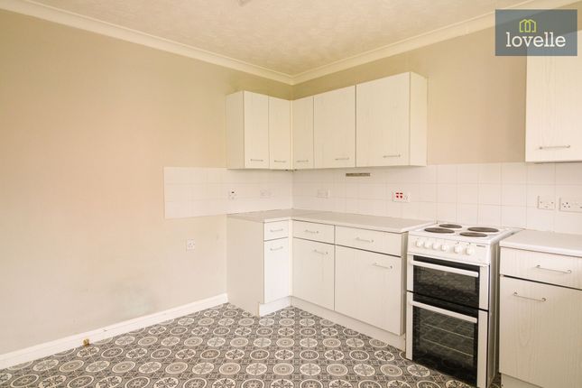 2 Bishops Close, Louth photo 4