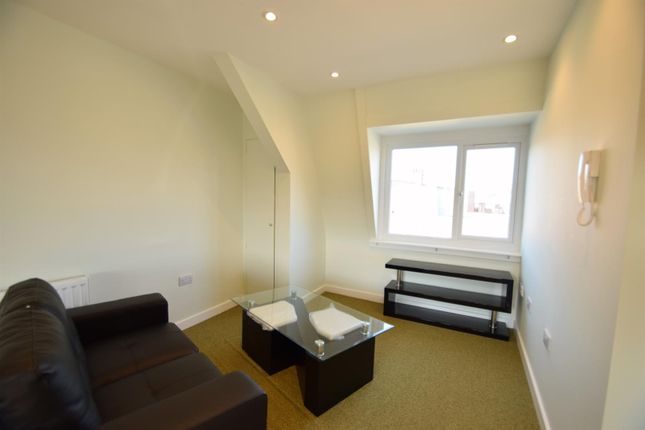 Apartment D, 50, Roxburgh Apartments, Whitley Bay photo 2