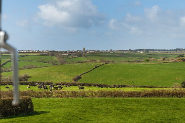 6, Merther Close, Helston photo 2