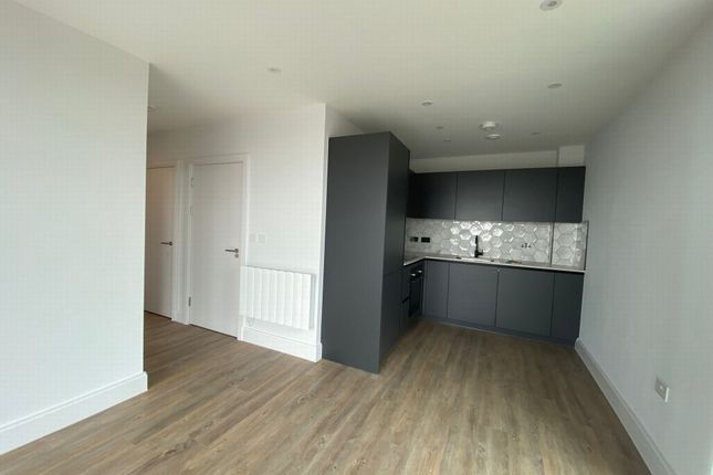 Flat to rent in Exploration Way, Slough