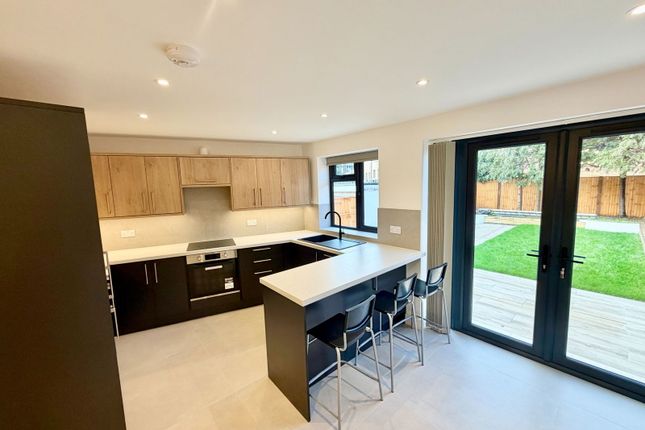 20, Cool Oak Lane, London photo 2