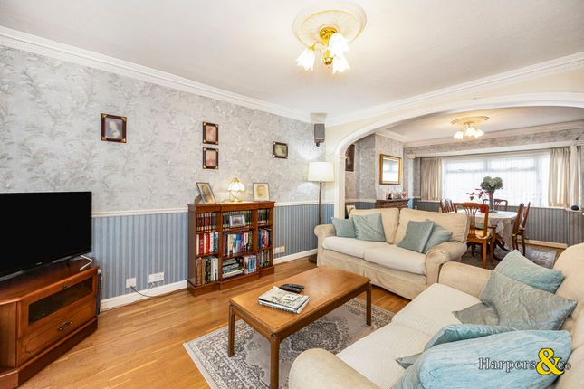 37, Midhurst Hill, Bexleyheath photo 2