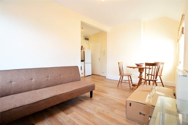 Flat 2, 250, Basingstoke Road, Reading photo 3