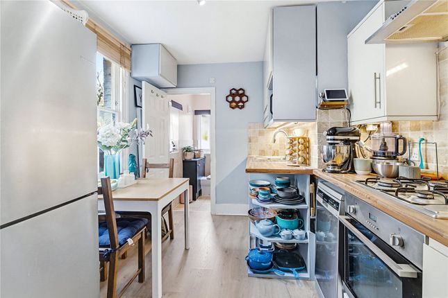 GFF, 106, Grayshott Road, London photo 3