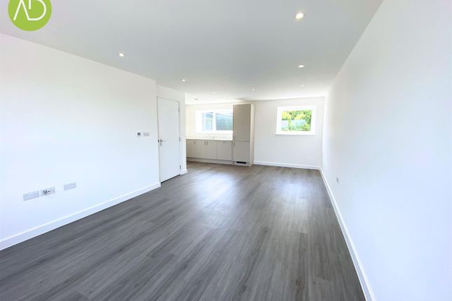 171E, Lampits, Hoddesdon photo 3
