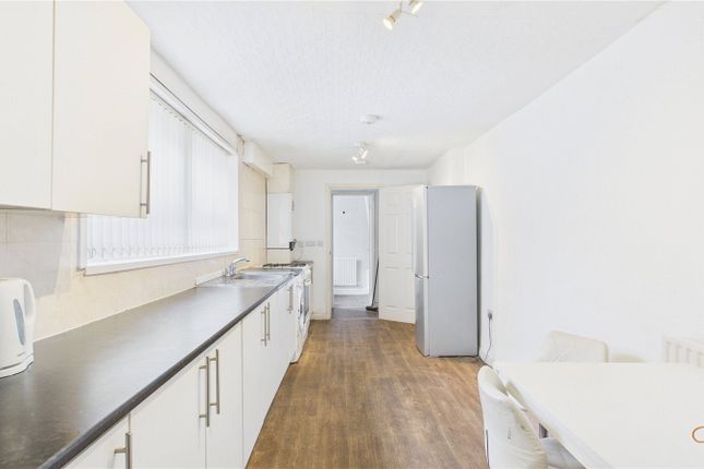 Room 2, 122, Clarendon Road, Middlesbrough photo 2