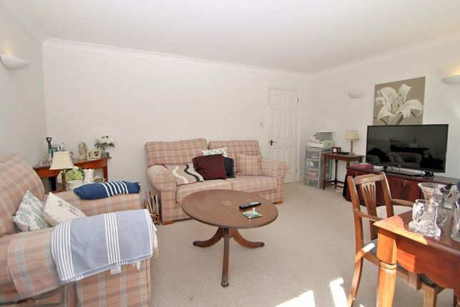 3, Bedford Close, Woking photo 3