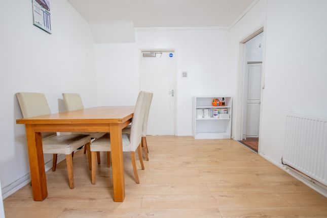 129 Grange Road, Guildford photo 4