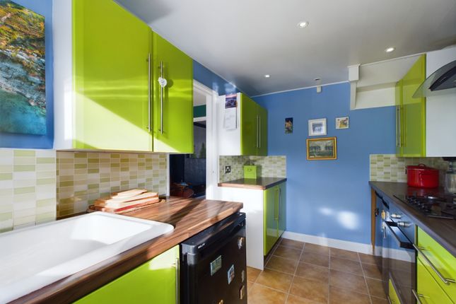 Cam02386G0-Pr0113-Still050