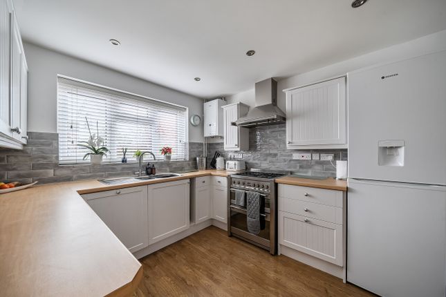 26, Delamere Drive, Swindon photo 3