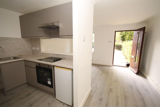 44, Heatherbank Close, Dartford photo 4