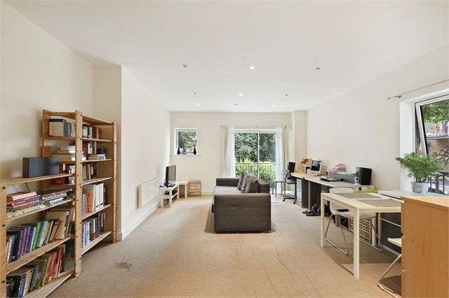 Flat for sale in Rosse Gardens, Desvignes Drive, London