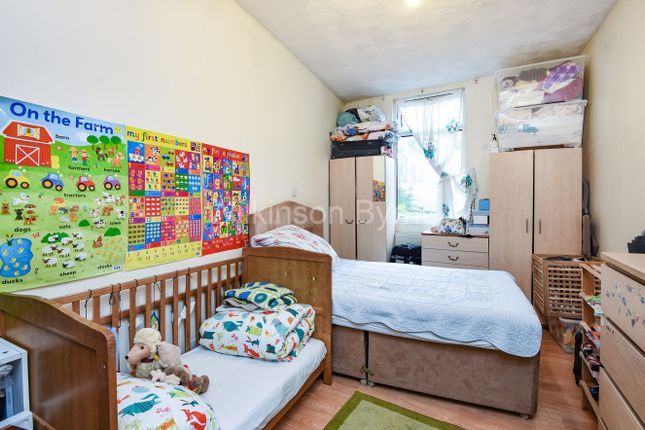 121, Bowes Road, Palmers Green photo 2