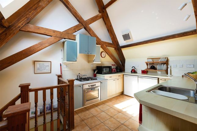 2, Warrenne Way, Surrey photo 4
