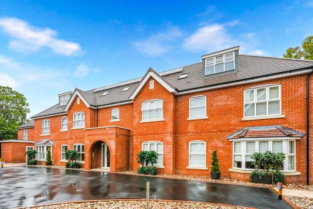 35 Meadow Court, Evreham Road, Iver photo 2