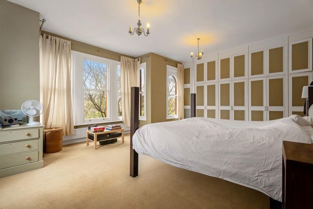 2, Windmill Drive, London photo 4