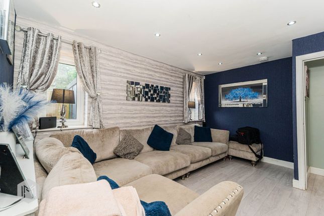 15 Inglewood Close, Bury photo 2