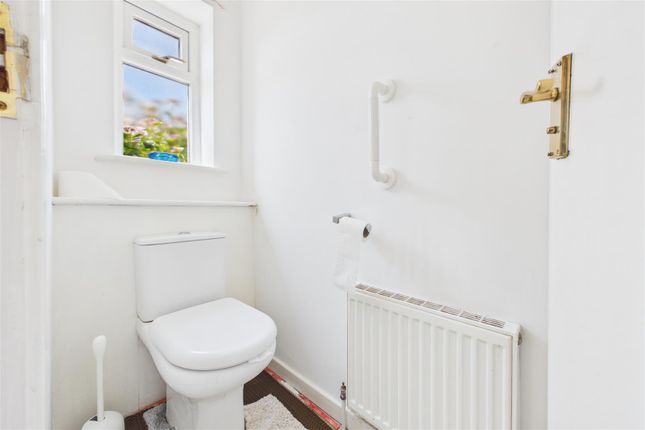 25, St. Leodegars Way, Chichester photo 3