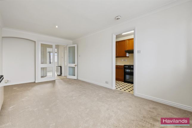 Bourneside Crescent, N14 photo 3