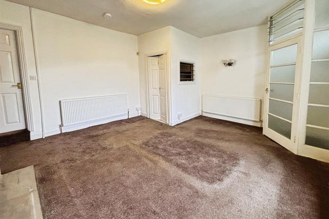 5, Granville Place, Bradford photo 3