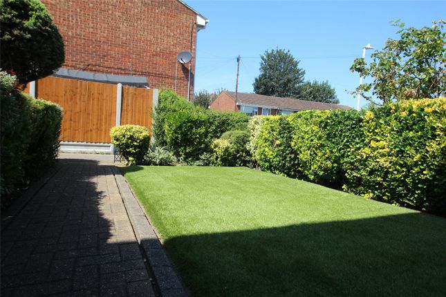 7, Heather Close, Sittingbourne photo 2
