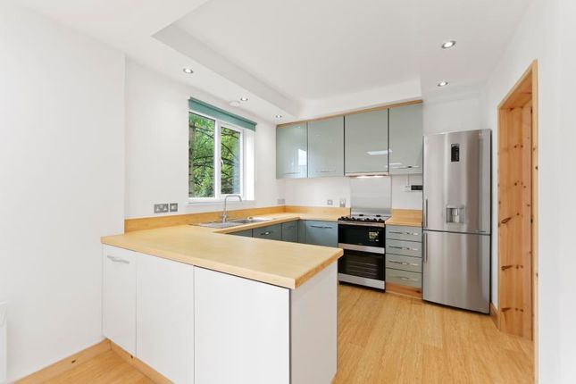 Flat to rent in Finchley Road, West Hampstead