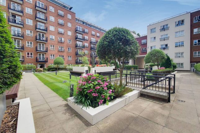 Flat for sale in Seven Kings Way, Kingston, Kingston Upon Thames
