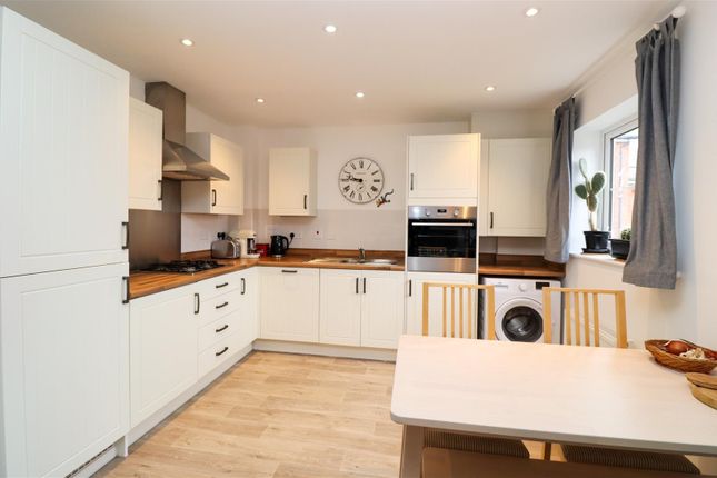 9 Willis House, Jubilee Drive, Fleet photo 2