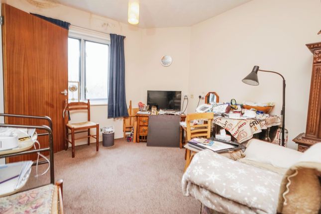 Flat 32, Home Meadow Court, 340, Haunch Lane, Birmingham photo 2