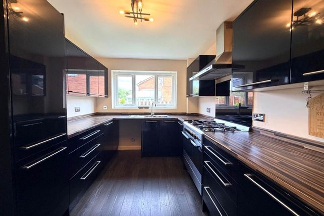 72, Saxon Way, Liverpool photo 4