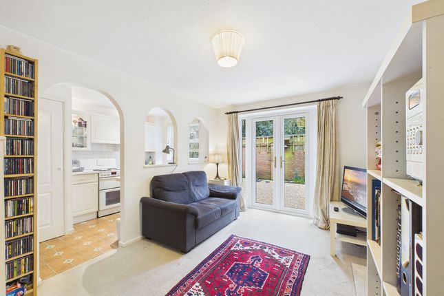 16 Barkus Way, High Wycombe photo 2