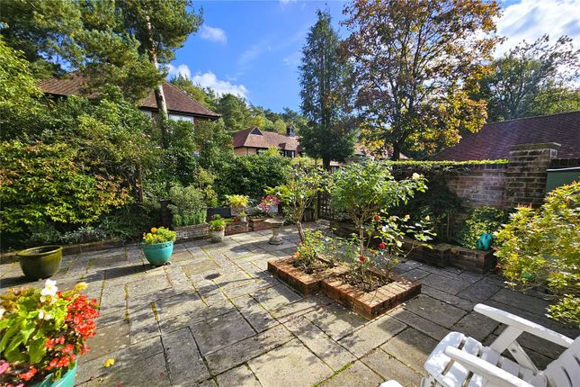 34, Mytchett Heath, Camberley photo 2