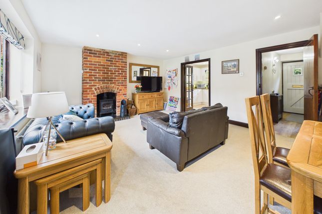 1 Church Farm Cottages, Pipers Hill, Hemel Hempstead photo 4