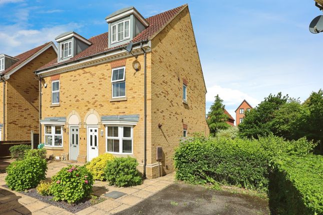 Thumbnail Town house for sale in Hedgers Way, Kingsnorth, Ashford