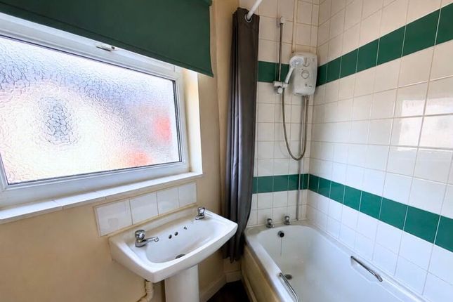 1, Gloster Street, Bolton photo 3