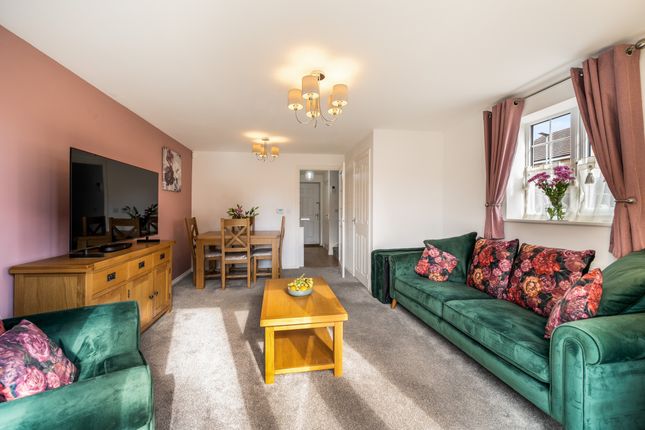 1, Rosehip Close, Pershore photo 4