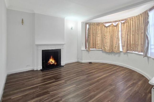 21, South Lodge Drive, London photo 3